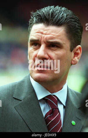 JOHN GREGORY, ASTON VILLA FC MANAGER 20 Mai 2000 Banque D'Images