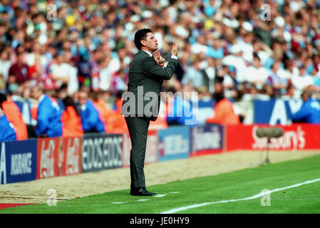 JOHN GREGORY, ASTON VILLA FC MANAGER 20 Mai 2000 Banque D'Images