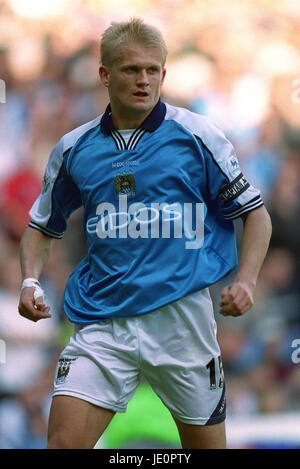 ALF-INGE HAALAND, Manchester City FC MAINE ROAD MANCHESTER CITY ANGLETERRE 30 Septembre 2000 Banque D'Images