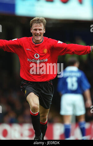 TEDDY SHERINGHAM MANCHESTER UNITED FC FILBERT STREET LEICESTER ANGLETERRE 14 Octobre 2000 Banque D'Images