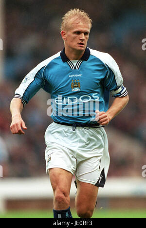 ALF-INGE HAALAND, Manchester City FC MAINE ROAD MANCHESTER CITY ANGLETERRE 14 Octobre 2000 Banque D'Images