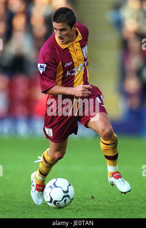 BENITO CARBONE BRADFORD CITY FC VALLEY PARADE BRADFORD BRADFORD EN ANGLETERRE 11 Novembre 2000 Banque D'Images