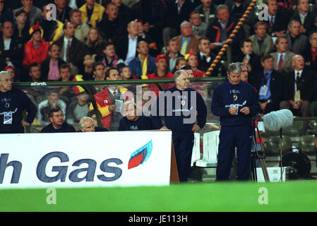 CRAIG BROWN GESTIONNAIRE DE L'ECOSSE SUR LE BANC BRUXELLES Stade Roi Baudouin 05 Septembre 2001 Banque D'Images