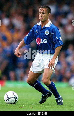 DENNIS WISE Leicester City FC FILBERT STREET LEICESTER ANGLETERRE 19 Août 2001 Banque D'Images