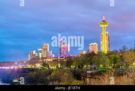 Vue de la ville de Niagara Falls en Ontario, Canada Banque D'Images