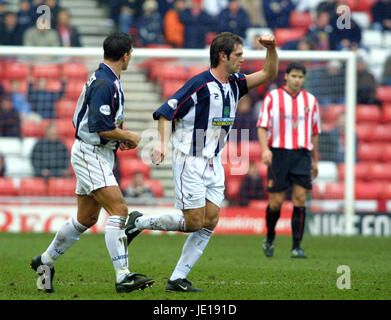 ANDY JOHNSTON SUNDERLAND V WEST BROM STADIUM OF LIGHT SUNDERLAND 05 Janvier 2002 Banque D'Images