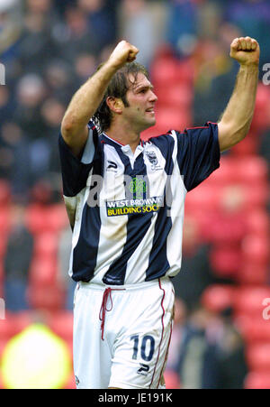 ANDY JOHNSTON SUNDERLAND V WEST BROM STADIUM OF LIGHT SUNDERLAND 05 Janvier 2002 Banque D'Images