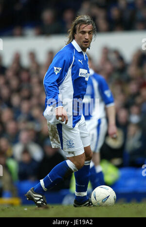 DAVID GINOLA FC Everton GOODISON PARK DE LIVERPOOL 17 Février 2002 Banque D'Images