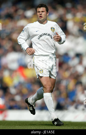 MARK VIDUKA LEEDS UNITED FC ELLAND ROAD LEEDS 30 Mars 2002 Banque D'Images