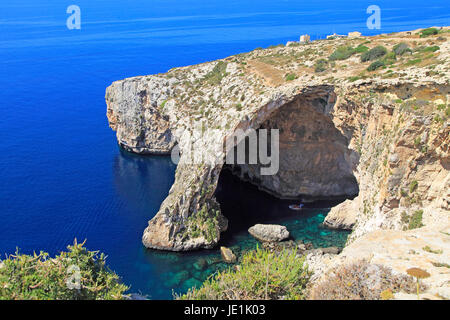 La grotte Bleue mer naturelle arch et de falaises, de Wied iz-Zurrieq, Malte Banque D'Images
