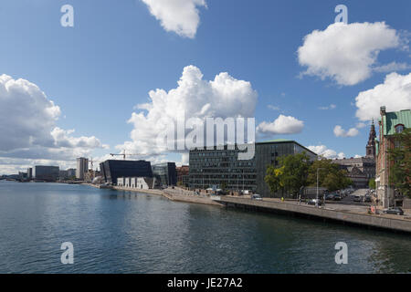 Blick von einer Brücke auf das Dänische Justizministerium Banque D'Images