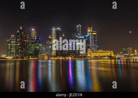 L'analyse de minuit Fullerton Bay à partir de Marina Bay Sands Banque D'Images