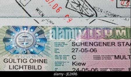 Visa Schengen dans le passeport libre macro, Autriche Schengen. Avec signe valable sans photographie. Banque D'Images