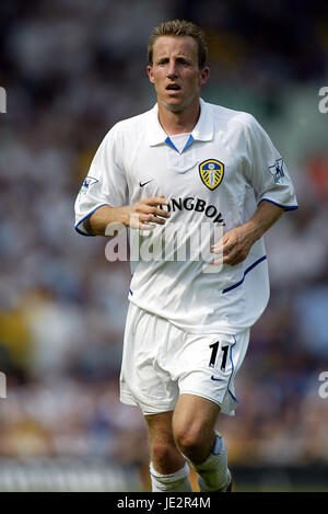 LEE BOWYER LEEDS UNITED FC ELLAND ROAD LEEDS 17 Août 2002 Banque D'Images