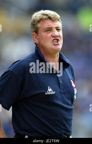 STEVE BRUCE BIRMINGHAM CITY FC MANAGER ST ANDREWS BIRMINGHAM 31 Août 2002 Banque D'Images