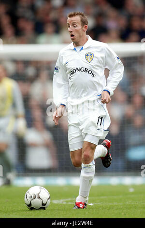 LEE BOWYER LEEDS UNITED FC ELLAND ROAD LEEDS 14 Septembre 2002 Banque D'Images