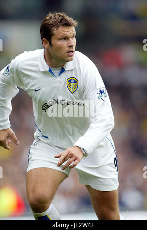 MARK VIDUKA LEEDS UNITED FC ELLAND ROAD LEEDS 14 Septembre 2002 Banque D'Images