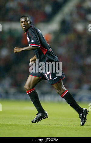 PETER OFORIQUAYE Olympiakos Le Pirée Old Trafford FC MANCESTER 01 Octobre 2002 Banque D'Images