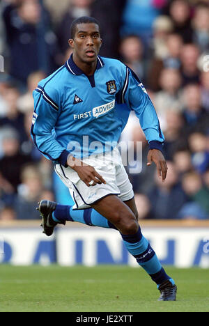 SYLVAIN DISTIN Manchester City FC MAIN ROAD MANCHESTER 19 Octobre 2002 Banque D'Images