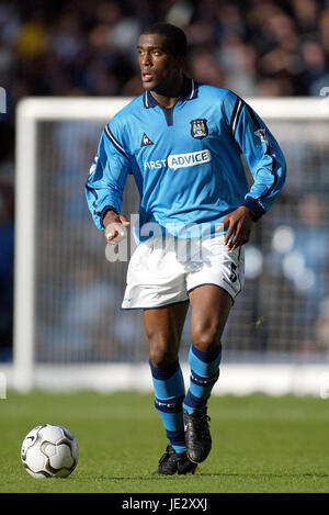 SYLVAIN DISTIN Manchester City FC MAIN ROAD MANCHESTER 19 Octobre 2002 Banque D'Images