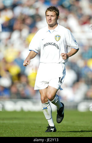 STEPHEN MCPHAIL LEEDS UNITED FC ELLAND ROAD LEEDS 19 Octobre 2002 Banque D'Images