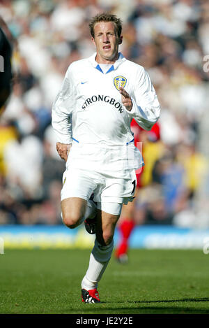 LEE BOWYER LEEDS UNITED FC ELLAND ROAD LEEDS 19 Octobre 2002 Banque D'Images