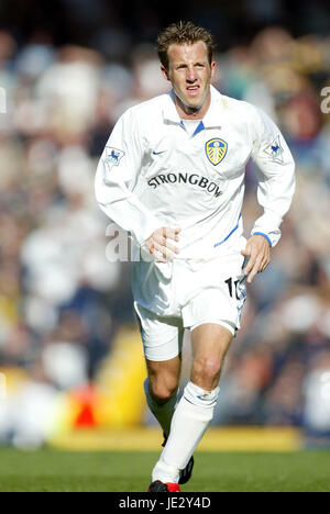 LEE BOWYER LEEDS UNITED FC ELLAND ROAD LEEDS 19 Octobre 2002 Banque D'Images