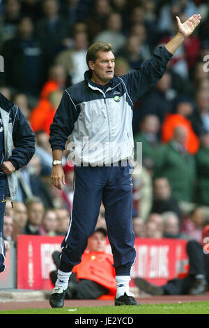 GLENN HODDLE Tottenham Hotspur FC MANAGER ANFIELD LIVERPOOL ANGLETERRE 26 Octobre 2002 Banque D'Images