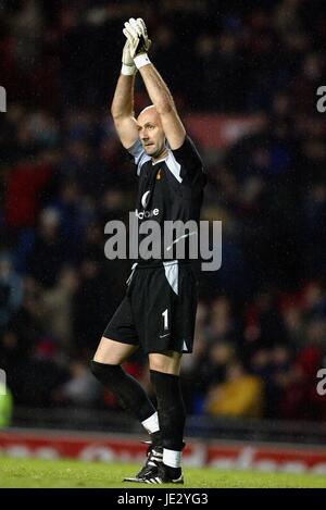 FABIEN BARTHEZ MANCHESTER UNITED FC OLD TRAFFORD MANCESTER 02 Novembre 2002 Banque D'Images