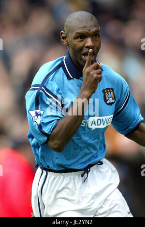 SHAUN GOATER Manchester City FC MAINE ROAD MANCHESTER ANGLETERRE 09 Novembre 2002 Banque D'Images