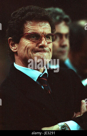 FABIO CAPELLO ENTRAÎNEUR ROMS ANFIELD LIVERPOOL ANGLETERRE 19 Mars 2002 Banque D'Images