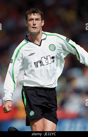 CHRIS SUTTON Glasgow Celtic FC FIRHILL STADIUM GLASGOW ECOSSE 24 Août 2002 Banque D'Images