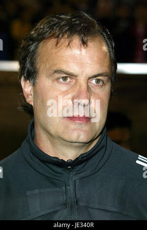 MARCELO BIELSA ARGENTINE FOOTBALL COACH LOS ANGELES USA 04 Février 2003 Banque D'Images