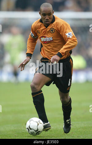 PAUL INCE Wolverhampton Wanderers FC MOLINEUX STADIUM WOLVERHAMPTON ENGLAND 08 Novembre 2003 Banque D'Images