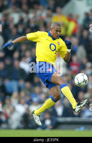 GILBERTO SILVA ARSENAL FC ELLAND ROAD LEEDS ANGLETERRE 01 Novembre 2003 Banque D'Images