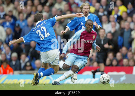 D VASSELL & STEPHEN GERARD BIRMINGHAM CITY V ASTON VILLA ST ANDREWS BIRMINGHAM ENGLAND 19 Octobre 2003 Banque D'Images