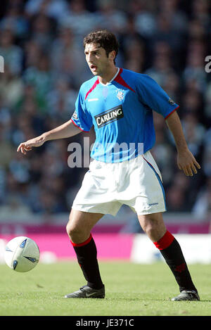 ZURAB KHIZANISHVILI Glasgow Rangers FC STADE IBROX GLASGOW ECOSSE 04 Octobre 2003 Banque D'Images