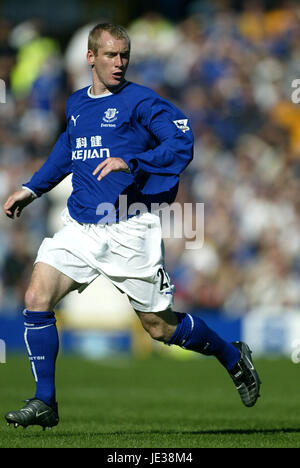 TONY HIBBERT FC Everton GOODISON PARK LIVERPOOL 12 Septembre 2003 Banque D'Images