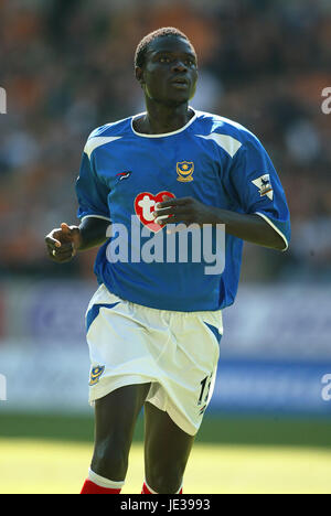 AMDY FAYE PORTSMOUTH FC MOLINEUX WOLVERHAMPTON ENGLAND 30 Août 2003 Banque D'Images