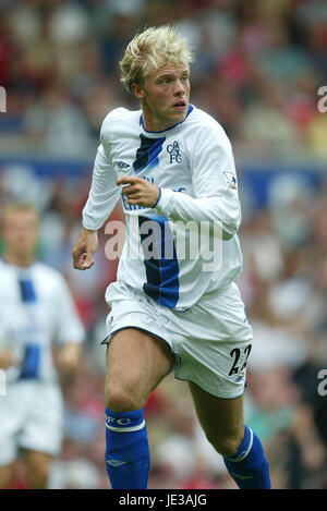 JESPER GRONKJAER CHELSEA FC ANFIELD LIVERPOOL ANGLETERRE 17 Août 2003 Banque D'Images