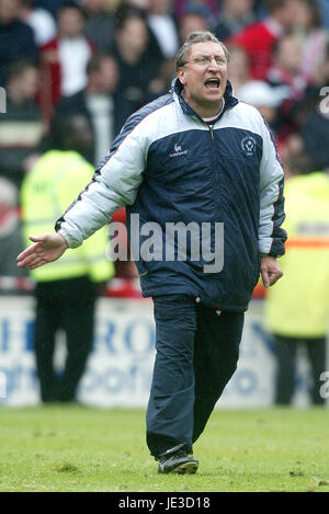 NEIL WARNOCK SHEFFIELD UNITED MANAGER TERRAIN VILLE NOTTINGHAM EN ANGLETERRE 10 Mai 2003 Banque D'Images