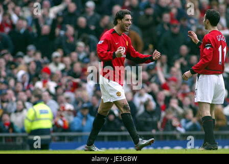 RUUD VAN NISTELROOY RYAN GIGGS MAN UTD FC V MAN CITY FC OLD TRAFFORD MANCESTER 09 Février 2003 Banque D'Images