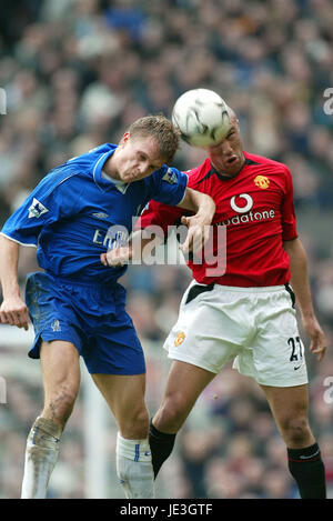 JESPER GRONKJAER & SILVESTRE MANCHESTER UTD V CHELSEA OLD TRAFFORD MANCHESTER 18 Janvier 2003 Banque D'Images