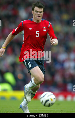 JOHN ARNE RIISE NORVÈGE & LIVERPOOL FC HAMPDEN PARK Glasgow Ecosse le 09 octobre 2004 Banque D'Images