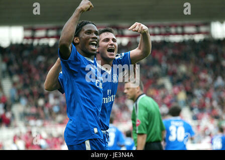 DIDIER DROGBA ET FRANK LAMPARD Chelsea V MIDDLESBROUGH STADE RIVERSIDE MIDDLESBROUGH ANGLETERRE 25 Septembre 2004 Banque D'Images