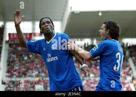 DIDIER DROGBA & TIAGO MIDDLESBROUGH V CHELSEA STADE RIVERSIDE MIDDLESBROUGH ANGLETERRE 25 Septembre 2004 Banque D'Images