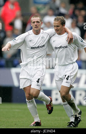 KEVIN NOLAN & KEVIN DAVIES BOLTON V MANCHESTER UNITED STADE REEBOK BOLTON ANGLETERRE 11 Septembre 2004 Banque D'Images