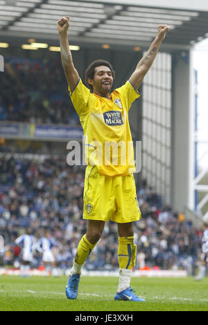 JERMAINE PENNANT LEEDS UNITED FC BLACKBURN EWOOD PARK ANGLETERRE 10 Avril 2004 Banque D'Images