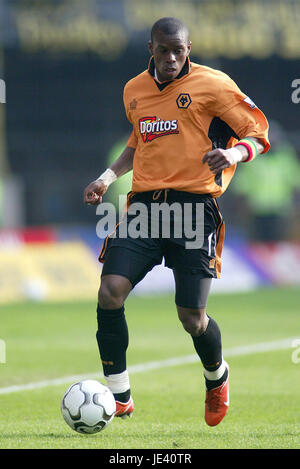 HENRI CAMARA MOLINEUX WOLVERHAMPTON Wolverhampton Wanderers FC ANGLETERRE 21 Février 2004 Banque D'Images