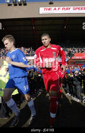 Les joueurs courent V SCARBOROUGH Scarborough ANGLETERRE CHELSEA MCCAINS STADIUM 24 Janvier 2004 Banque D'Images